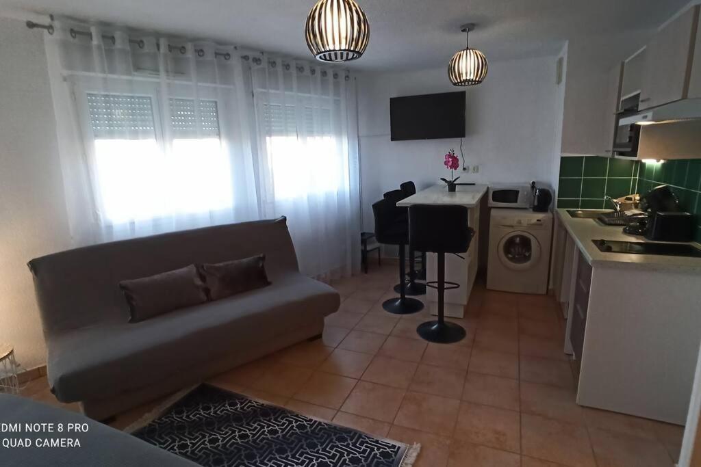 Appartement Face A La Gare Annemasse Exterior photo